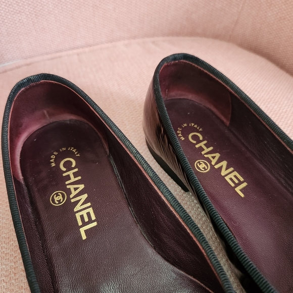 Authentic Chanel Patent Leather Ballet Flats 35 - Picture 10 of 12